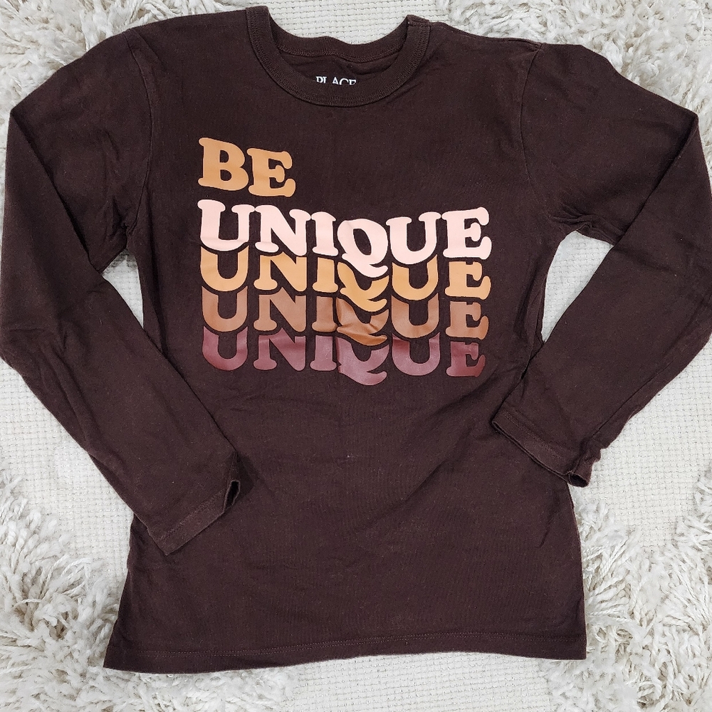 🚨 Children's Place boys Med 7/8 long-sleeved "BE UNIQUE" graphic tshirt